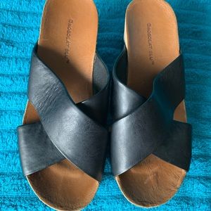 Chocolat Blu womens black wedge heel slip on sandals Sz 6